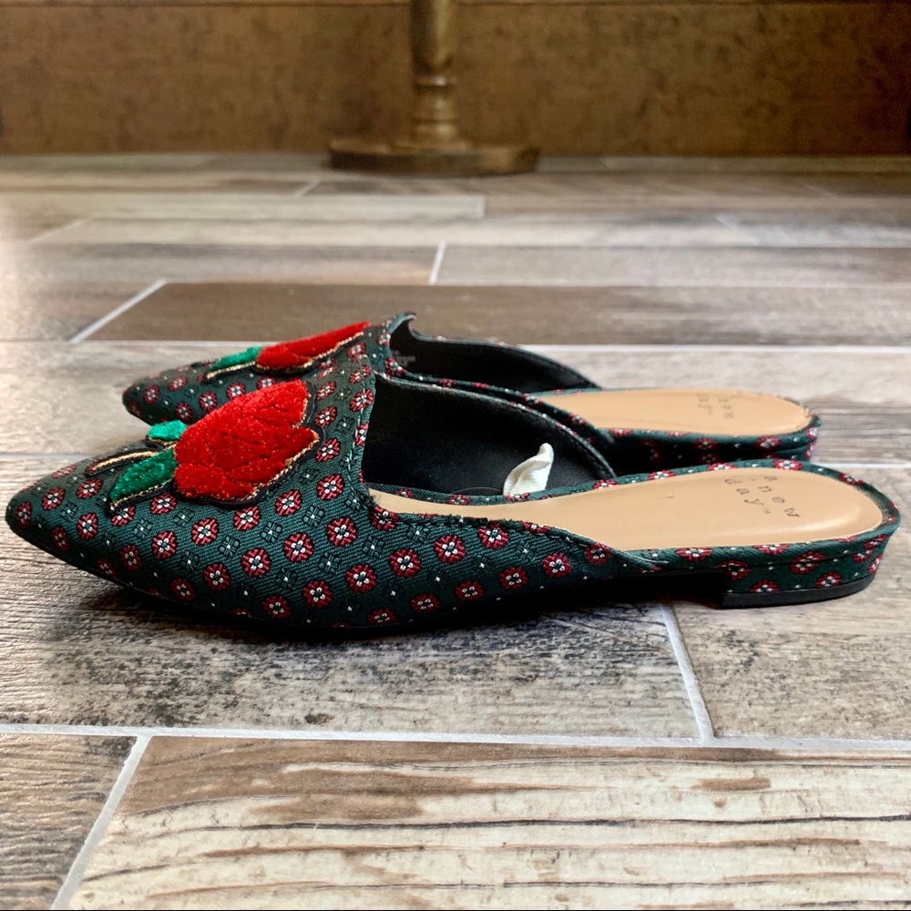 A New Day Pointed Mules w/Red Rose - Picture 4 of 8